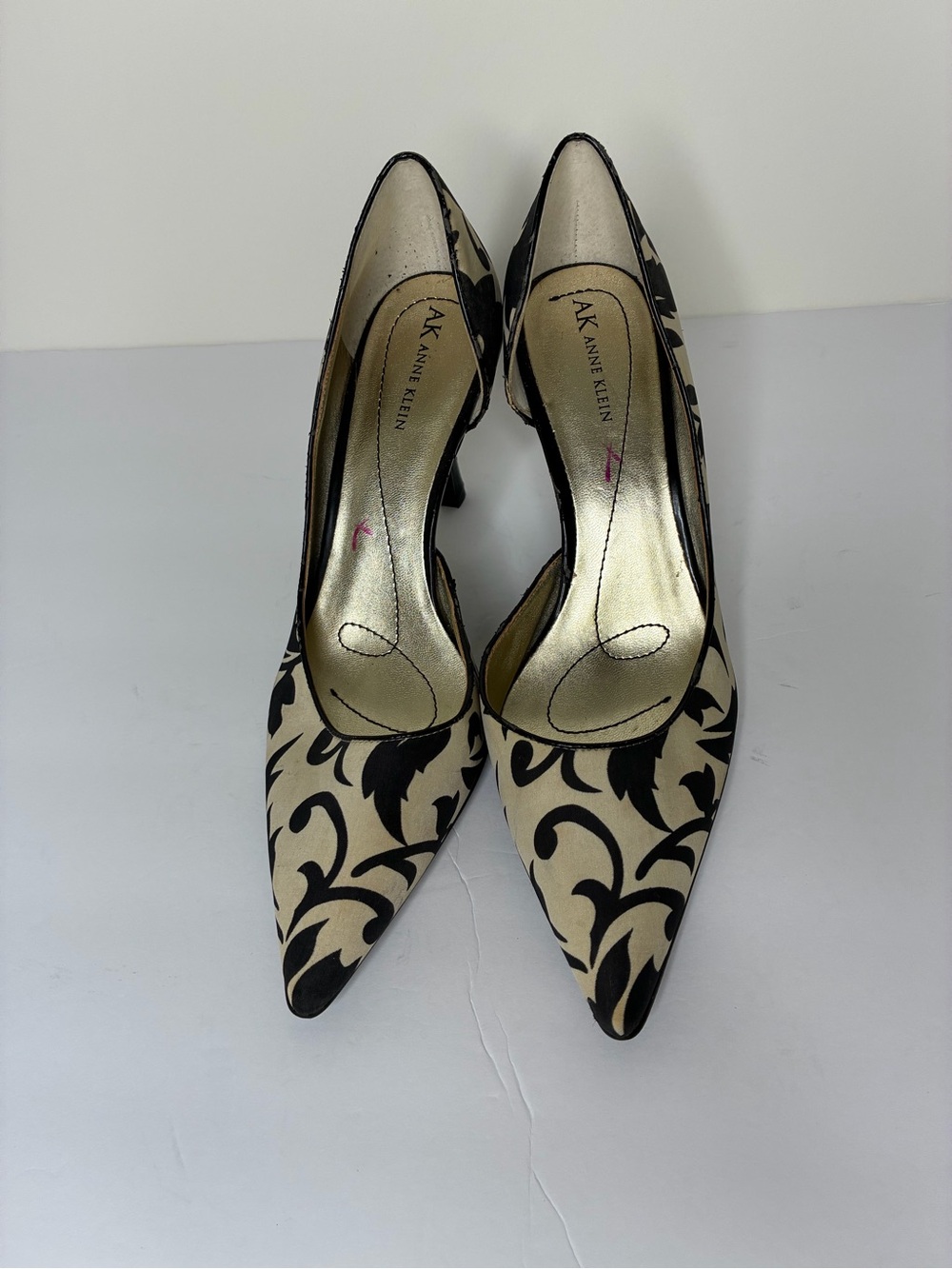 Anne Klein Retro Career,Chic Black and Cream Damask Pointed Toe Y2K Pumps 9M